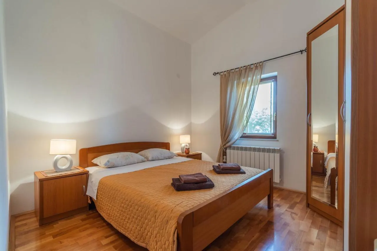 Apartments Krnica 1510 Kroatien